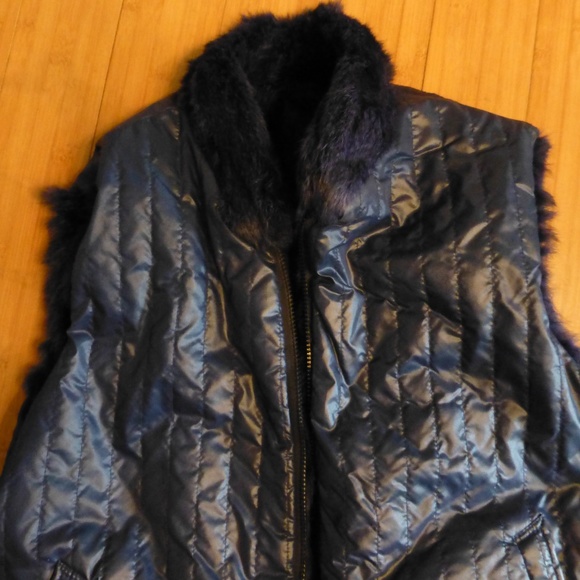 Reversible genuine rabbit fur to poly zip up warm vest - Picture 4 of 5